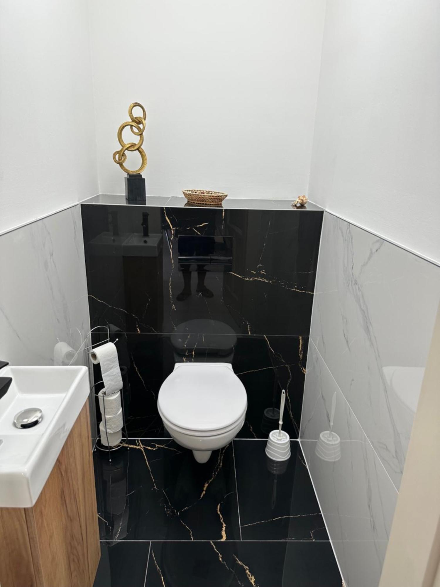 Hotel Forras Комаром Экстерьер фото