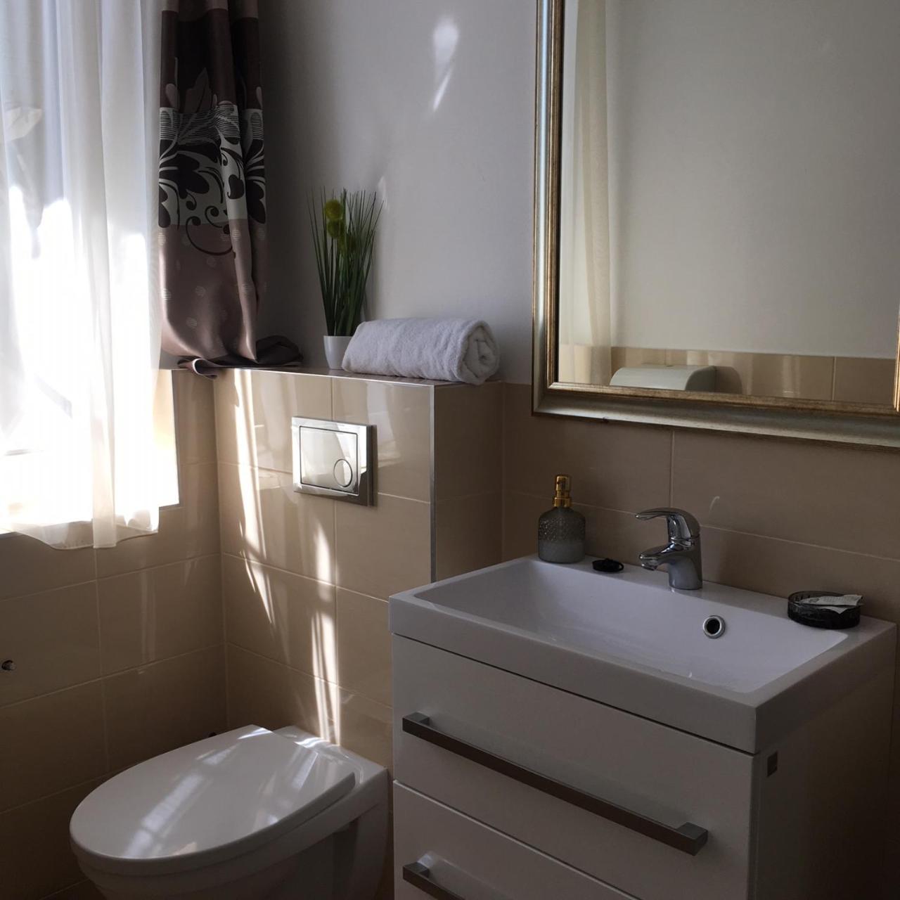 Hotel Forras Комаром Экстерьер фото
