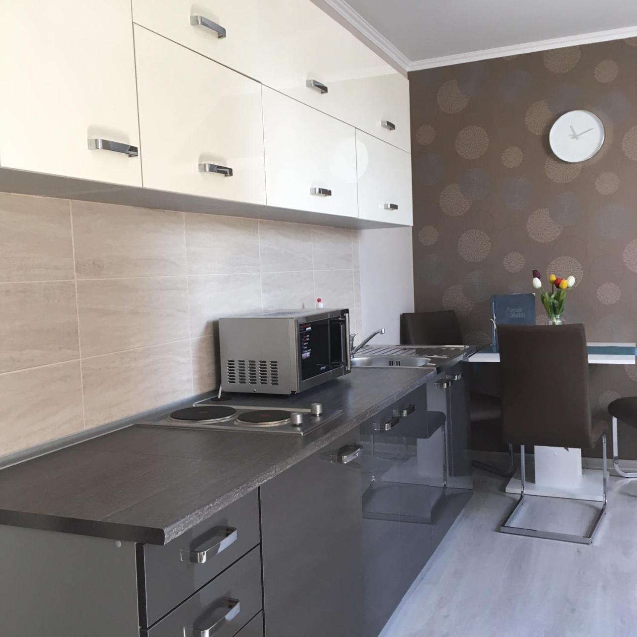 Hotel Forras Комаром Экстерьер фото